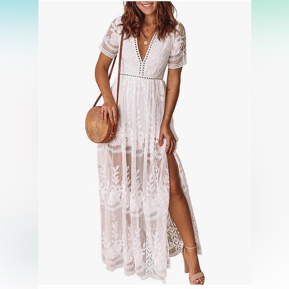 NWOT Lace Dress with Romper Insert Size Medium - Picture 1 of 3